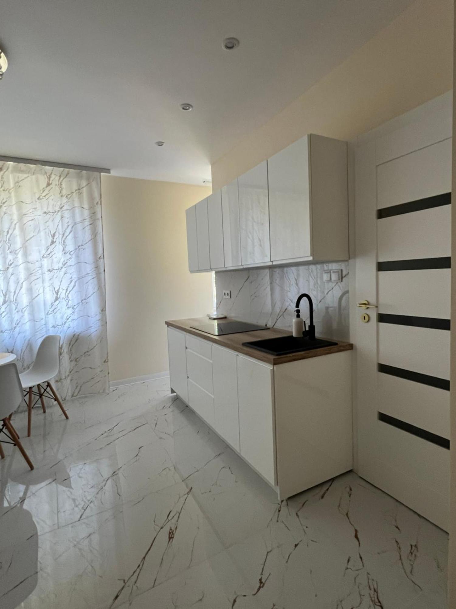Nowe Luksusowe Apartamenty Manufaktura-Prywatny Na Wylacznosc-Wanna-Zamykany Ogrodzony Parking, Blok,Niskie Pietro-Cisza I Spokoj Łódź Eksteriør bilde